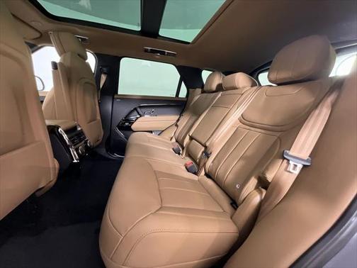 2025 Land Rover Range Rover Sport SE