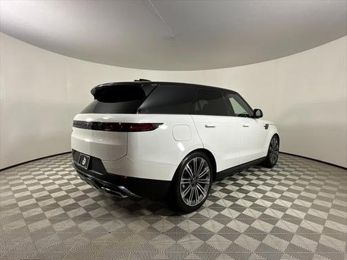 2025 Land Rover Range Rover Sport SE