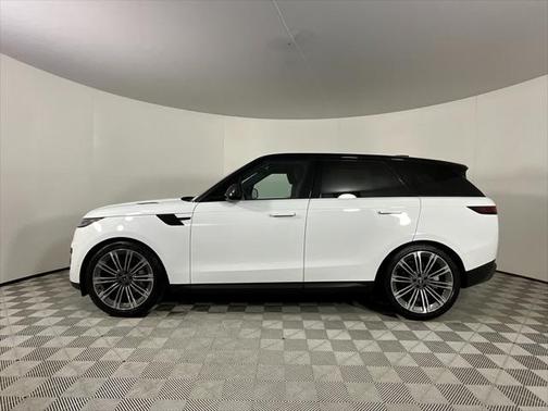 2025 Land Rover Range Rover Sport SE