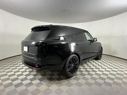 2025 Land Rover Range Rover P530 SE