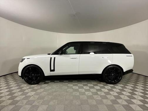2025 Land Rover Range Rover P400 SE 7 Seat