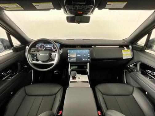 2025 Land Rover Range Rover P400 SE 7 Seat