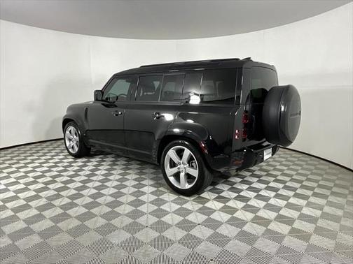 2024 Land Rover Defender 110 P400 X-Dynamic SE