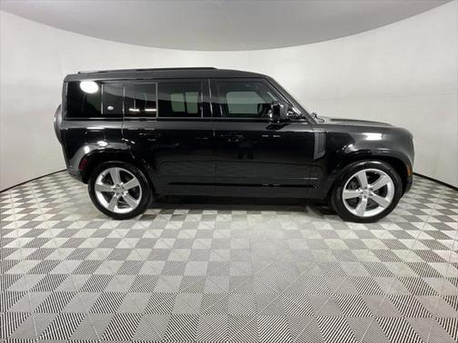 2024 Land Rover Defender 110 P400 X-Dynamic SE