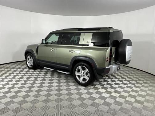 2020 Land Rover Defender 110 SE