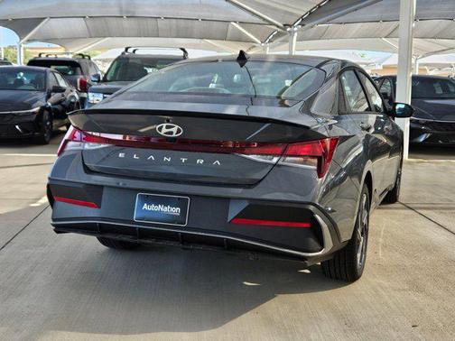 2025 Hyundai ELANTRA Sport