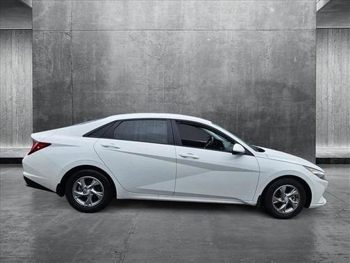 2023 Hyundai ELANTRA SE
