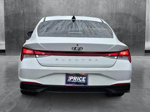 2023 Hyundai ELANTRA SE