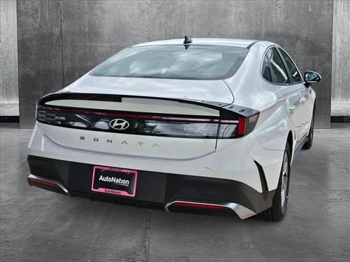 2025 Hyundai SONATA SE
