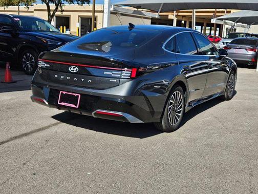 2024 Hyundai SONATA Hybrid Limited