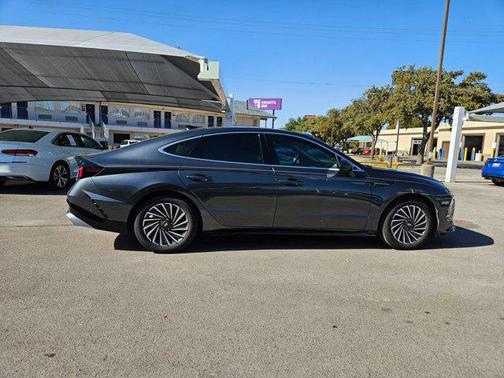 2024 Hyundai SONATA Hybrid Limited