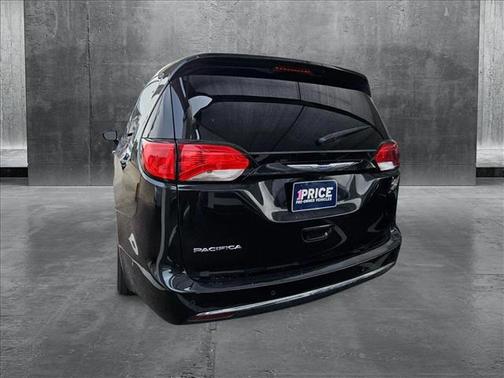 2018 Chrysler Pacifica Touring-L
