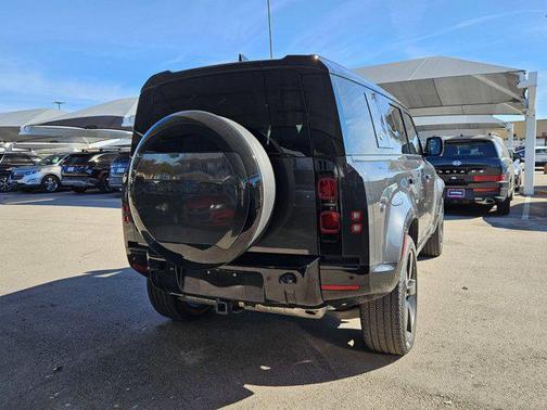 2024 Land Rover Defender 110 P400 X-Dynamic SE