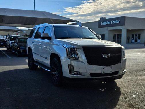 2017 Cadillac Escalade Luxury