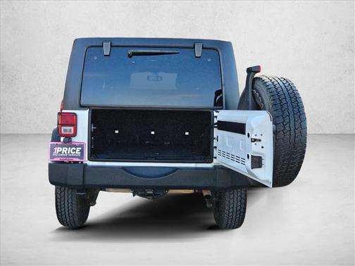 Bright White Clearcoat 2013 Jeep Wrangler Unlimited Sport