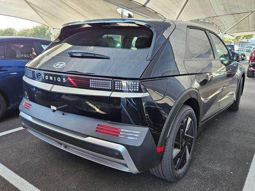 2026 Hyundai IONIQ 5 SE