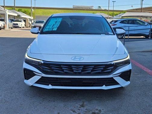 2025 Hyundai ELANTRA SEL
