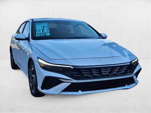 2025 Hyundai ELANTRA SEL