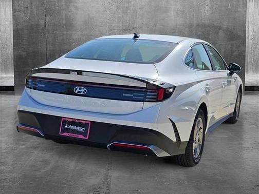 2025 Hyundai SONATA SE