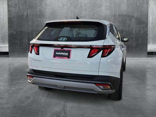 2025 Hyundai TUCSON SE