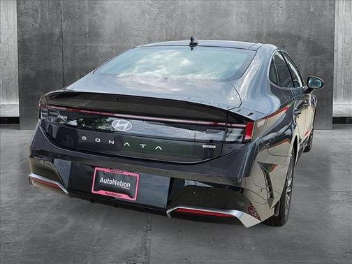 2025 Hyundai SONATA Hybrid Limited