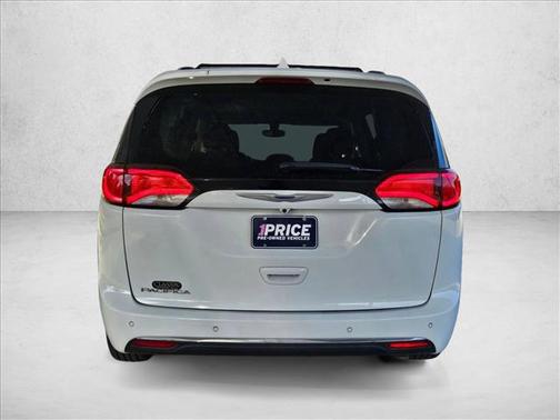 2020 Chrysler Pacifica Touring L