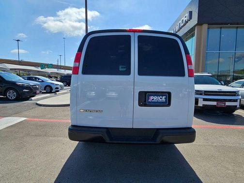 2025 Chevrolet Express 2500 RWD 2500 Regular Wheelbase WT