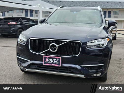 2017 Volvo XC90 T6 Momentum