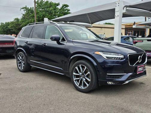 2017 Volvo XC90 T6 Momentum