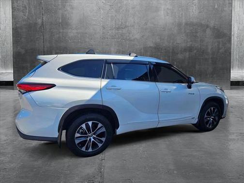 2020 Toyota Highlander Hybrid XLE