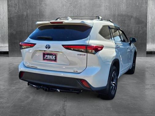 2020 Toyota Highlander Hybrid XLE