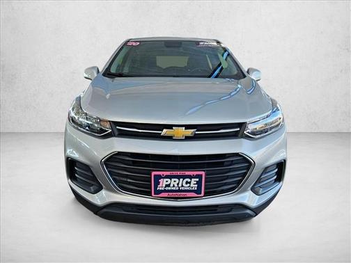 Silver Ice Metallic 2020 Chevrolet Trax LS
