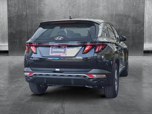 2024 Hyundai TUCSON SE