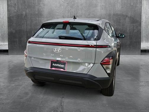 2025 Hyundai KONA SE