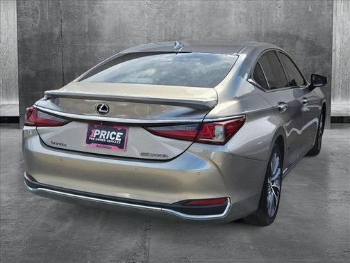 2020 Lexus ES 300h Base