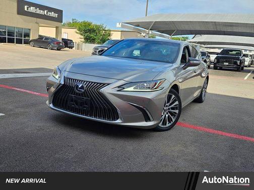 2020 Lexus ES 300h Base