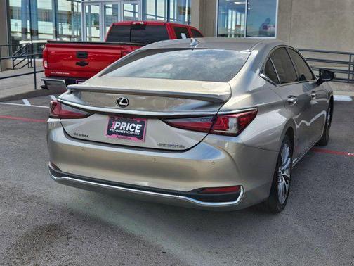 2020 Lexus ES 300h Base