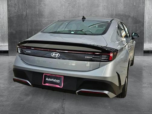 2025 Hyundai SONATA SE