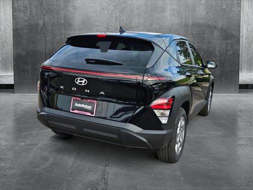 2025 Hyundai KONA SE