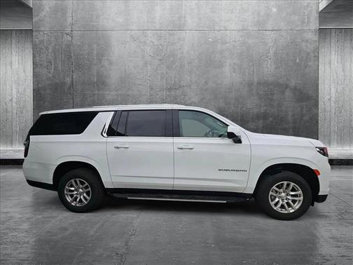 2023 Chevrolet Suburban LT