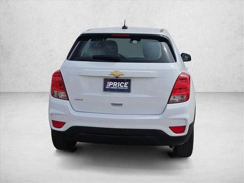 Summit White 2018 Chevrolet Trax LS