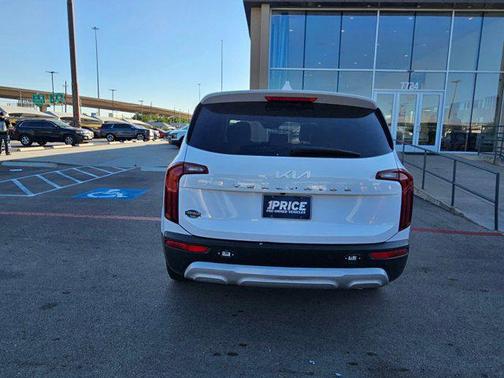 2022 Kia Telluride LX