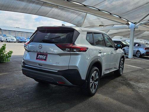 Brilliant Silver Metallic 2022 Nissan Rogue SV