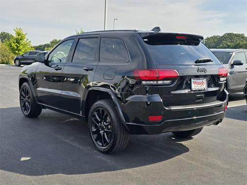 2022 Jeep Grand Cherokee Laredo