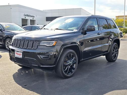 2022 Jeep Grand Cherokee Laredo