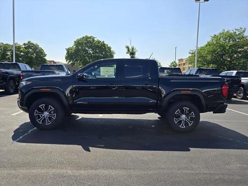 2025 GMC Canyon Base