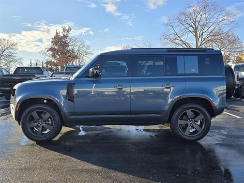 2024 Land Rover Defender 110 P300