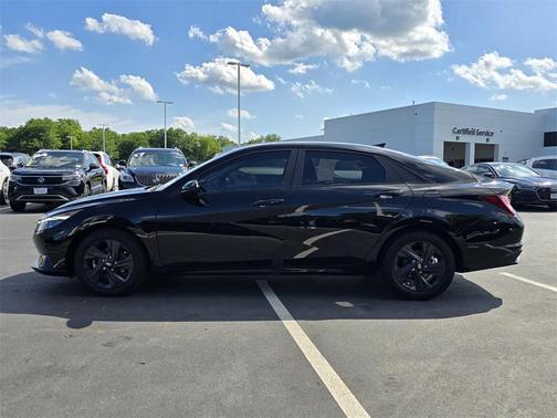 2021 Hyundai ELANTRA SEL