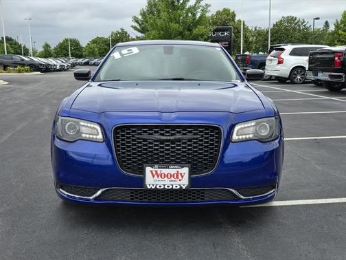 2019 Chrysler 300 Touring