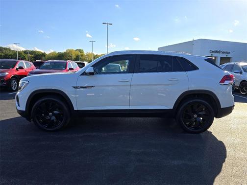 2024 Volkswagen Atlas Cross Sport 2.0T SE w/Technology 4MOTION